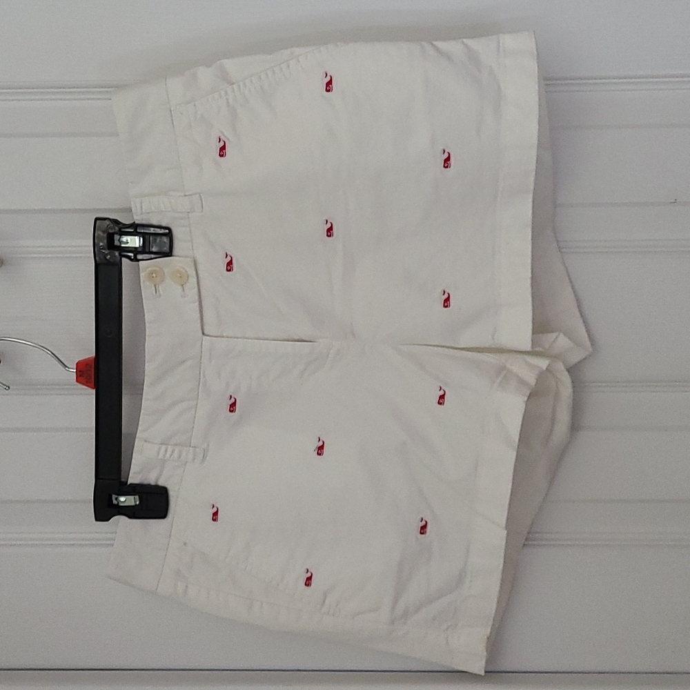Vineyard vines size 8 women's white shorts